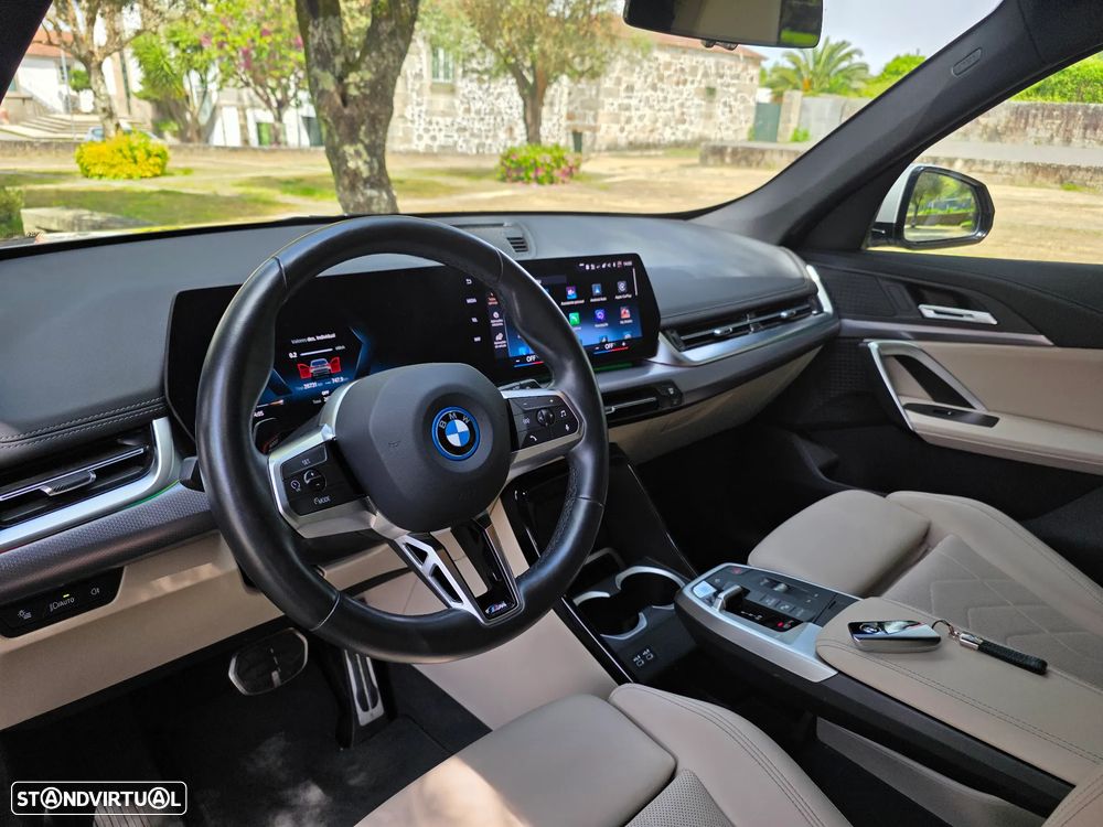 BMW iX1 xDrive30 Pack Desportivo M - 10
