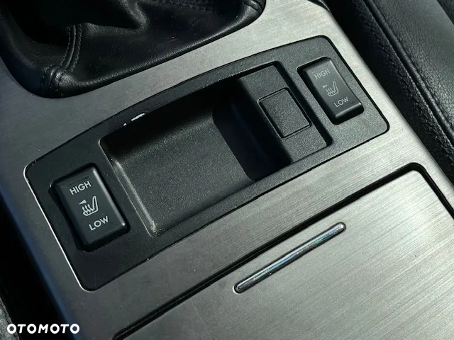 Subaru Legacy 2.0 D Comfort Navi - 30