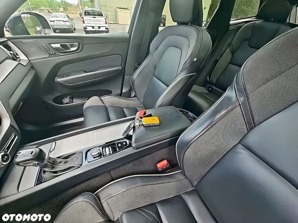 Volvo XC 60 T5 AWD Geartronic RDesign - 8