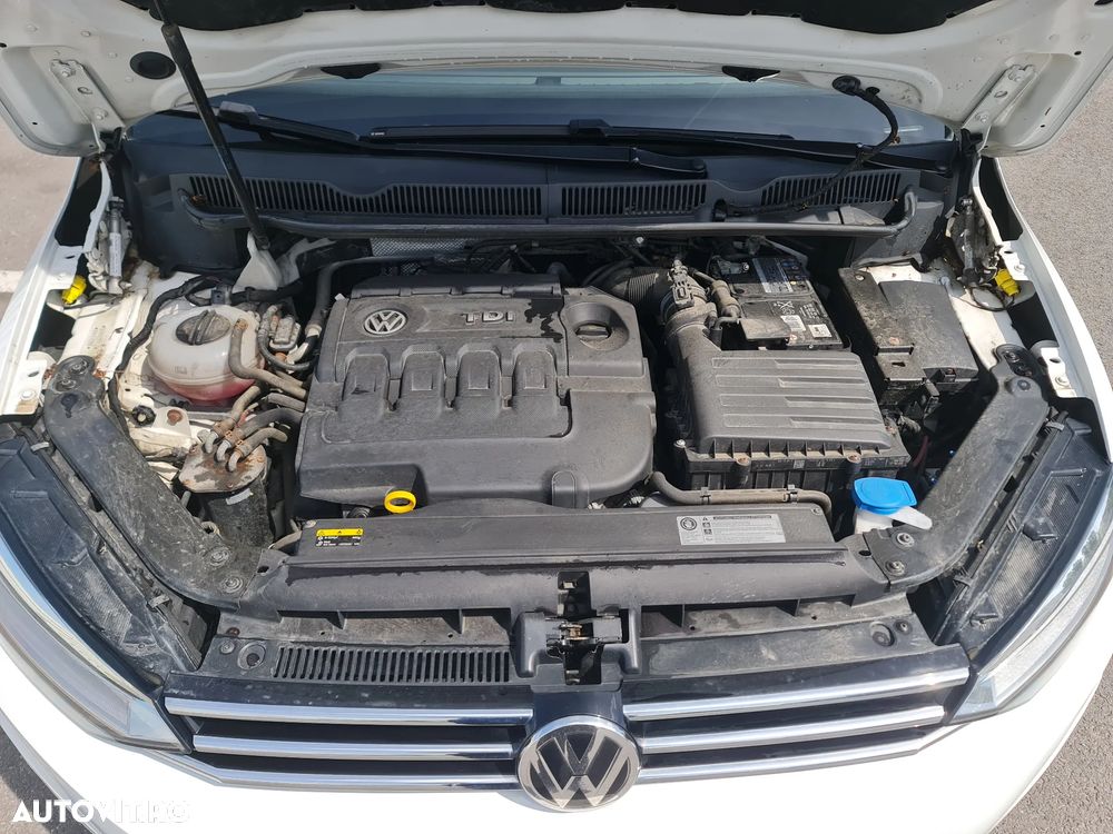 Volkswagen Touran 1.6 TDI SCR (BlueMotion Technology) Comfortline - 17