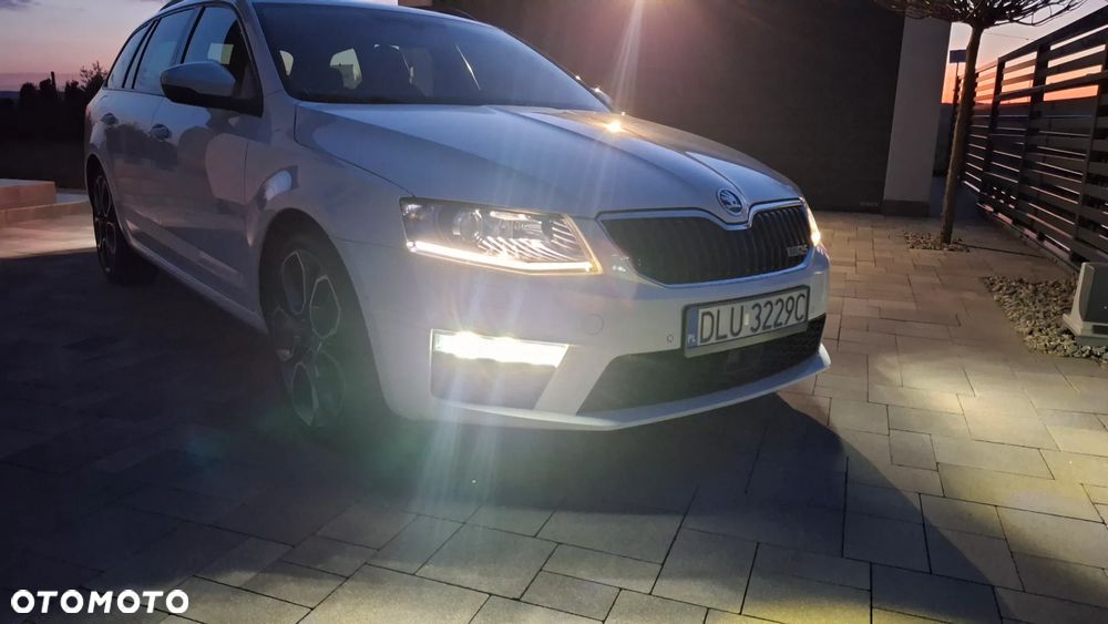 Skoda Octavia 2.0 TDI DSG RS - 28