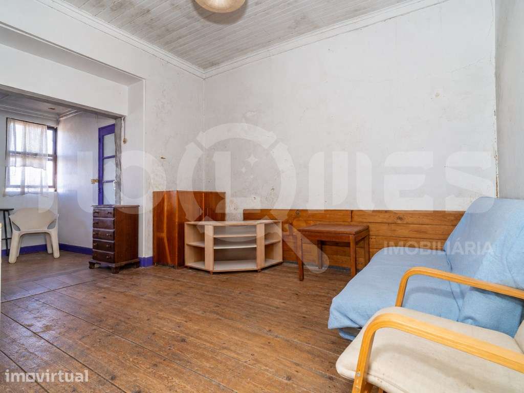PRÉDIO COM 3 APARTAMENTOS NO CENTRO HISTÓRICO FIGUEIRA DA FOZ - Grande imagem: 3/53