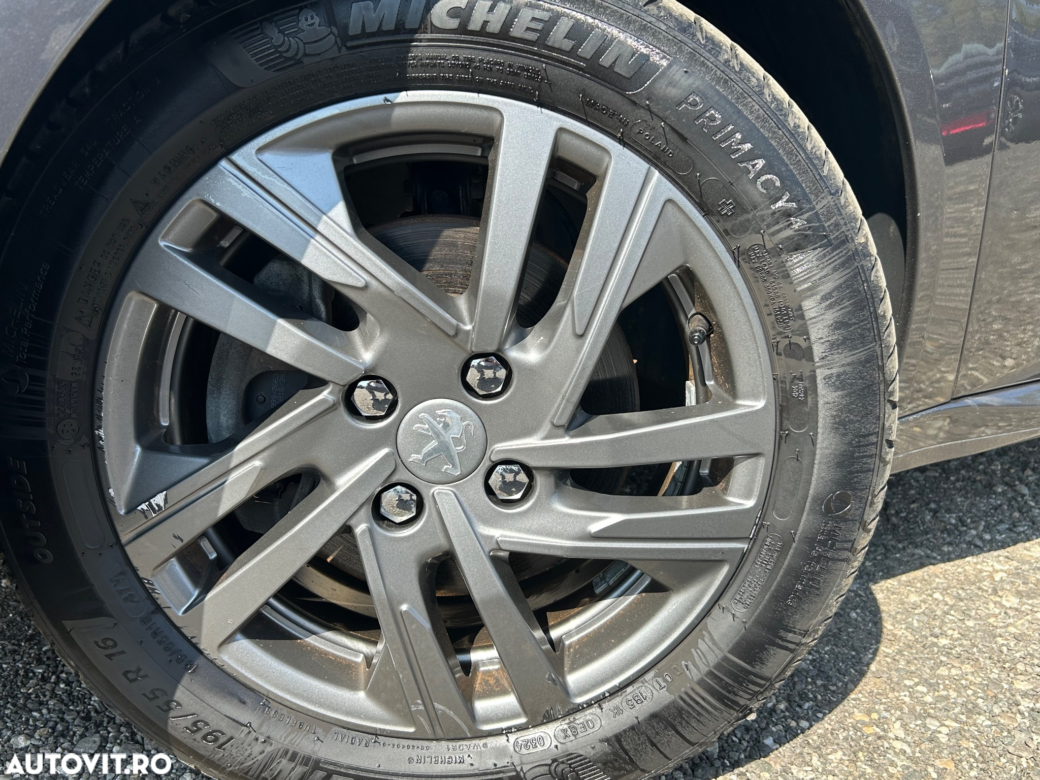 Peugeot 208 1.2 L PureTech STT EAT8 Active Pack - 18