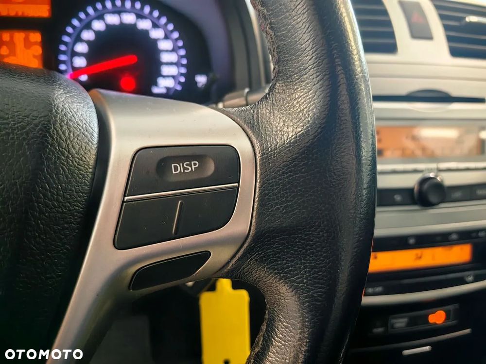 Toyota Avensis 1.8 Sol - 12