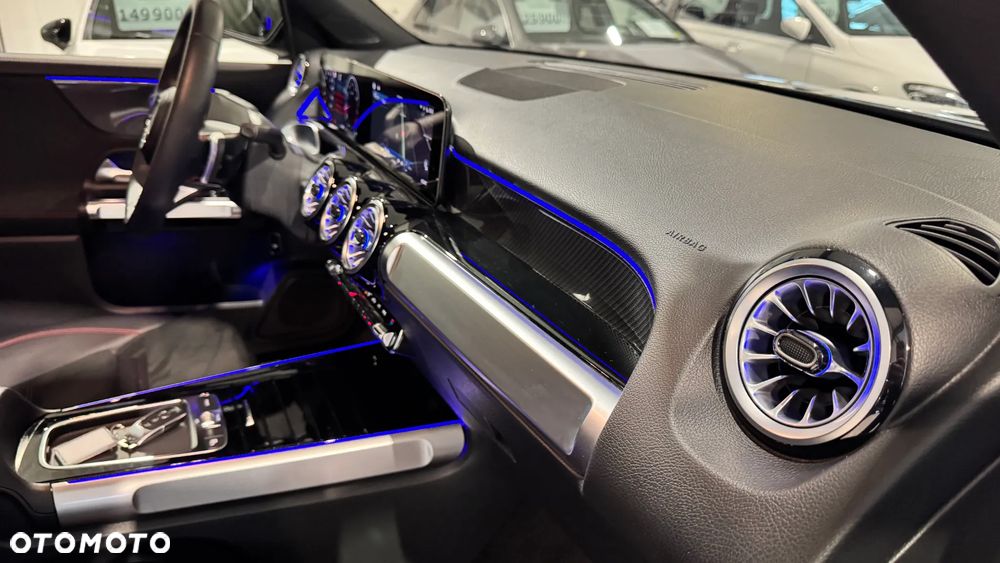 Mercedes-Benz GLB 200 AMG Line 7G-DCT - 31