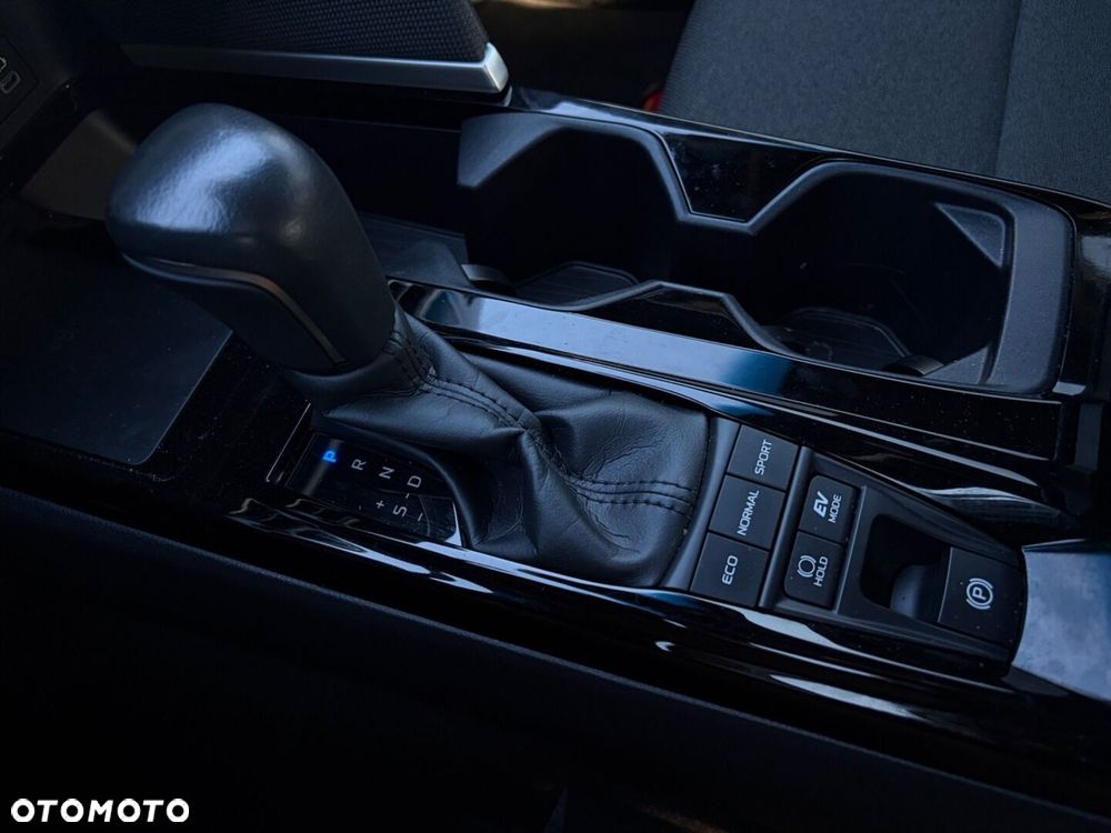 Toyota Camry - 18