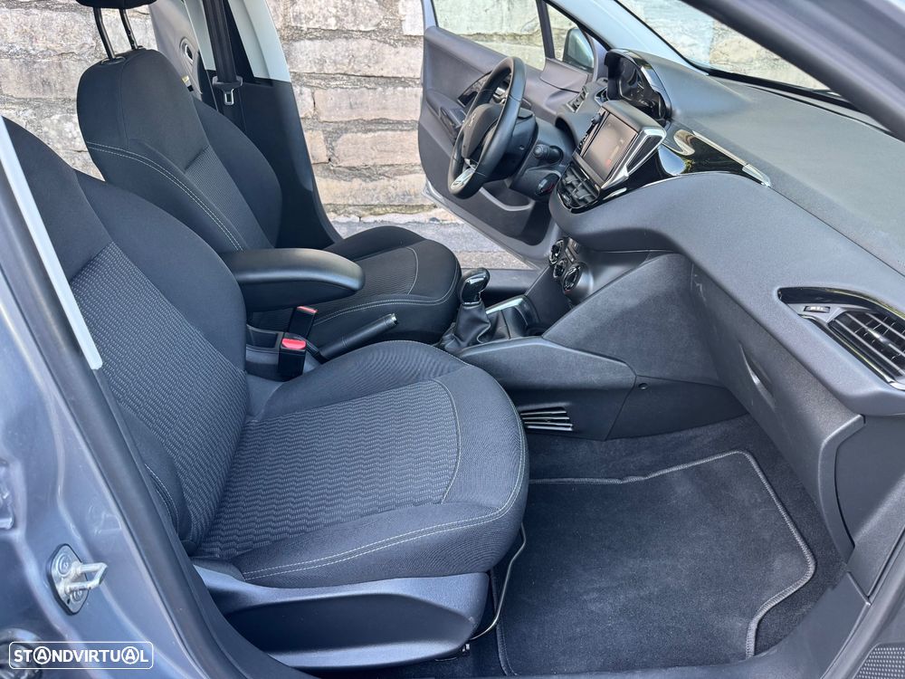 Peugeot 208 1.2 PureTech Active - 19