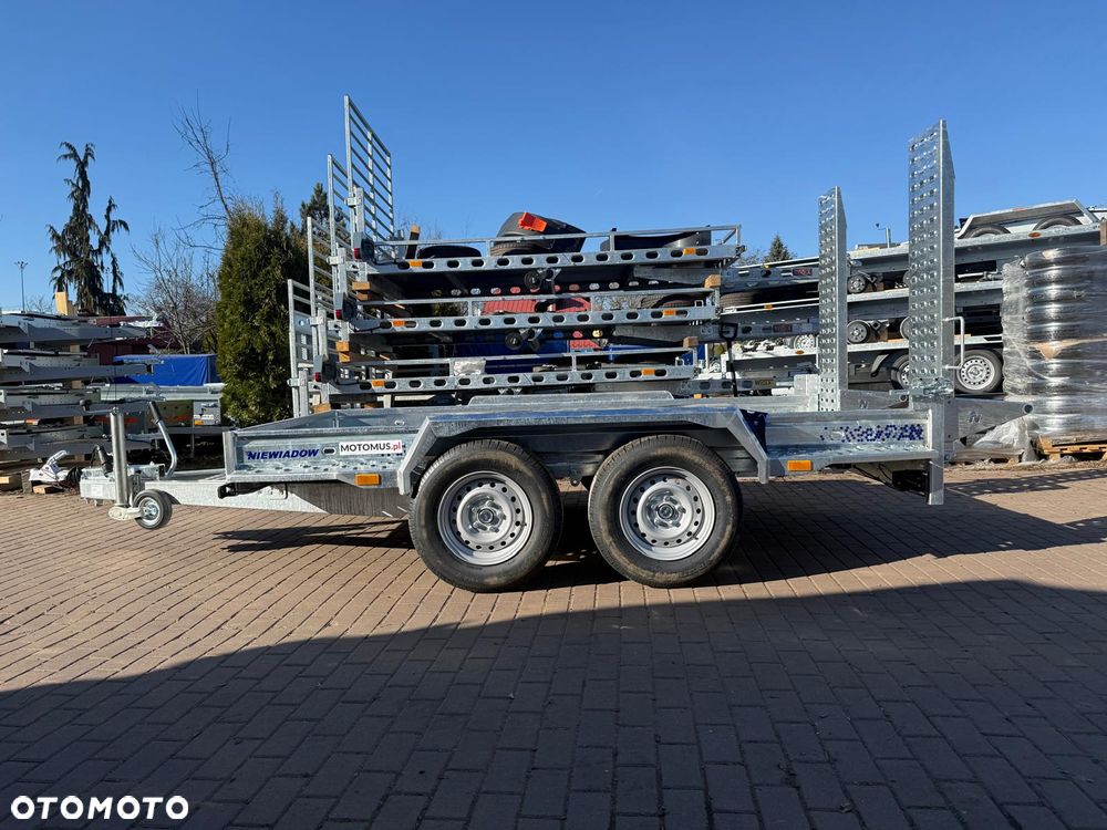 Niewiadów Przyczepa do przewozu sprzętu budowlanego Niewiadów K3027 Najazdy 305x155 cm pod minikoparke walec dostawa pod dom - 4