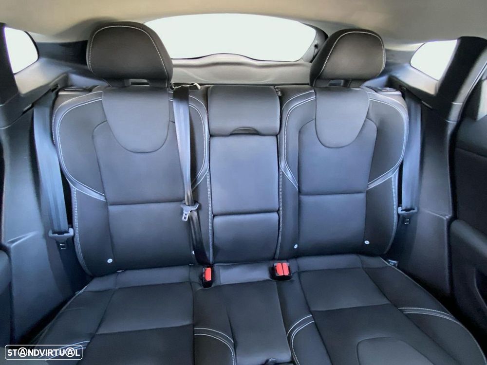 Volvo V40 2.0 D3 Momentum Geartronic - 14