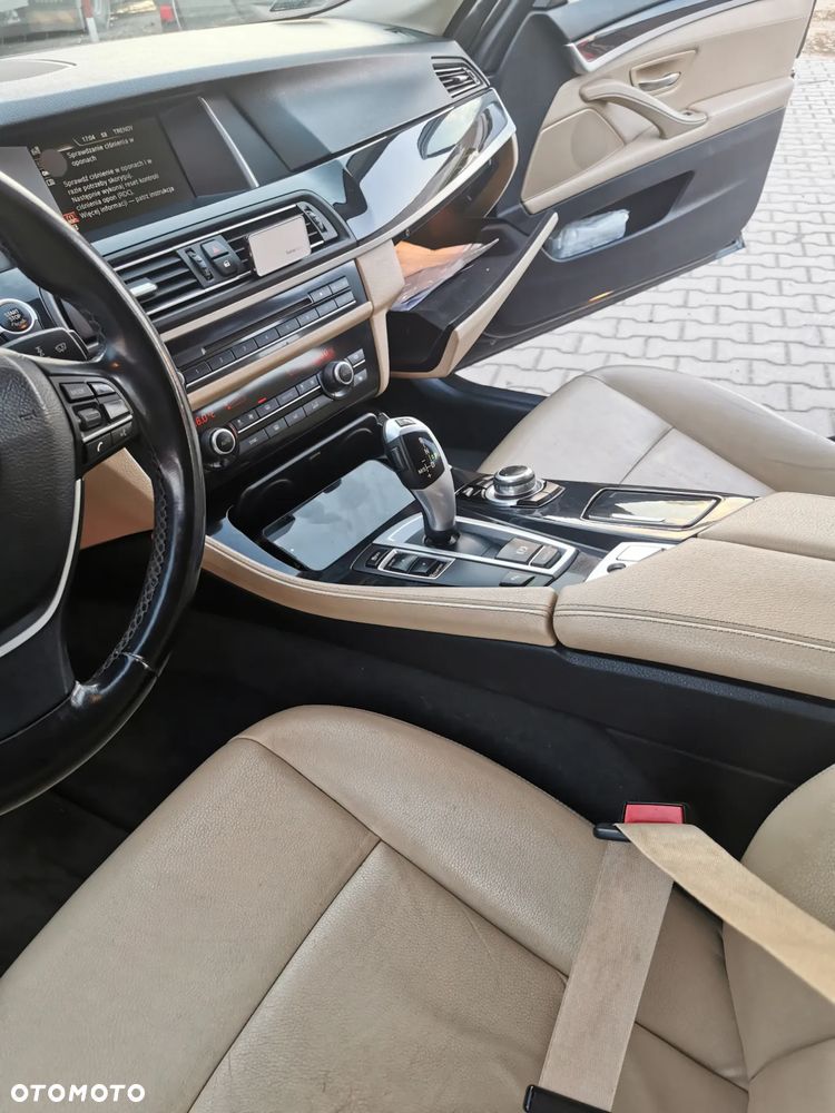 BMW Seria 5 518d - 22