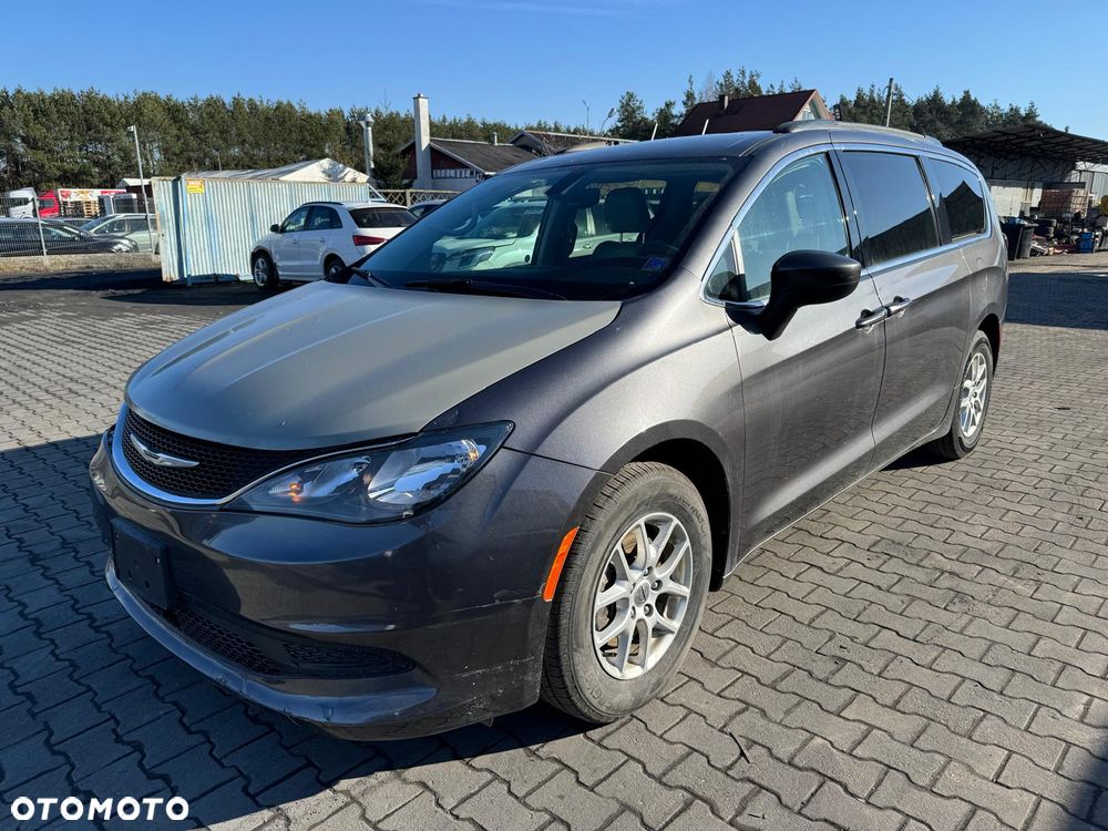 Chrysler Pacifica - 8
