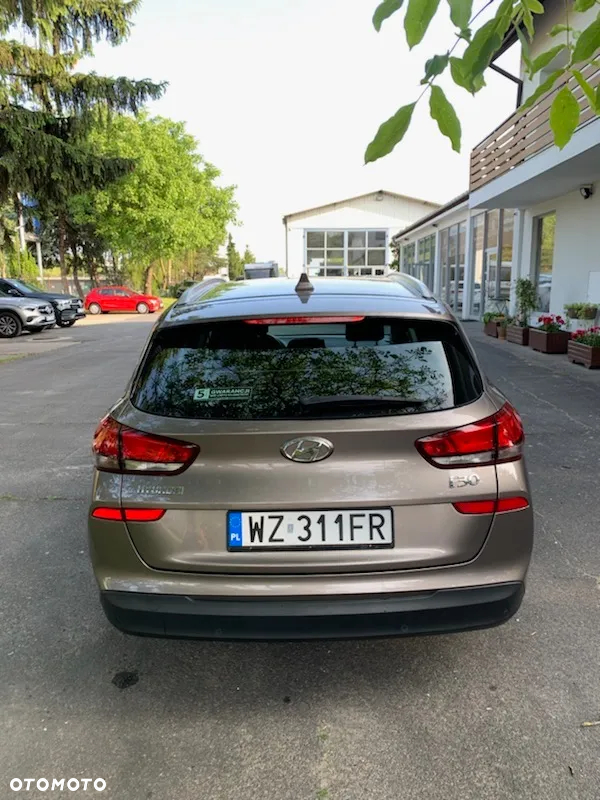 Hyundai i30 1.6 D Classic + - 4