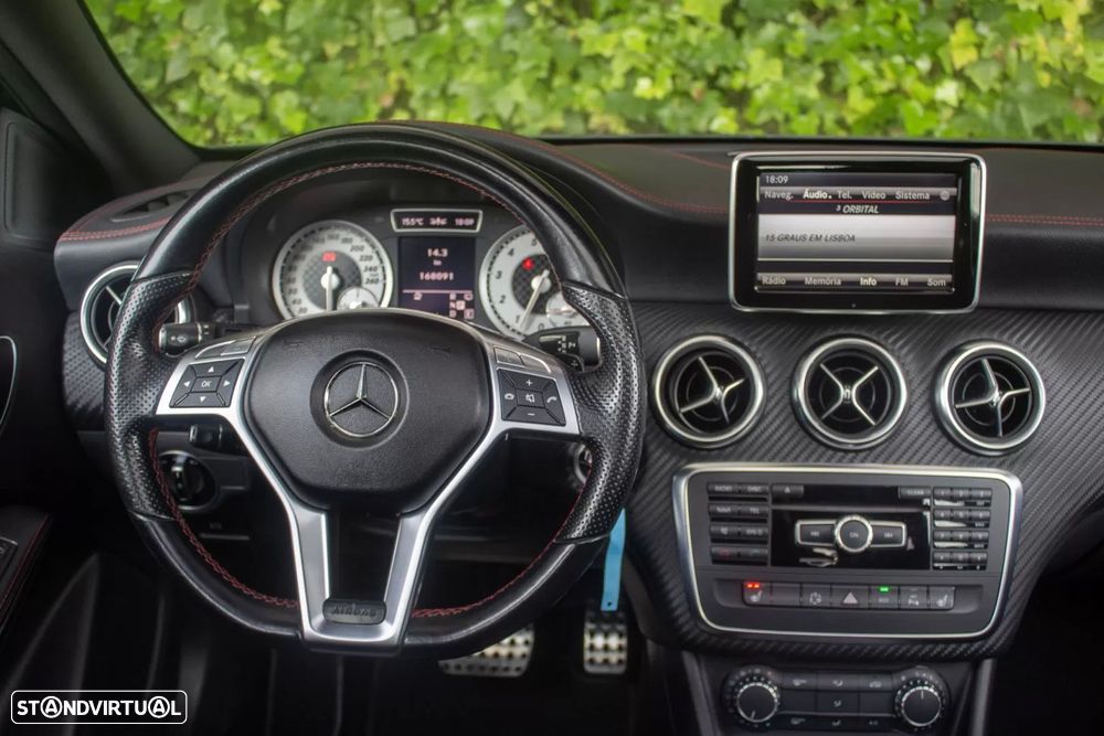 Mercedes-Benz A 200 7G-DCT AMG Line - 13