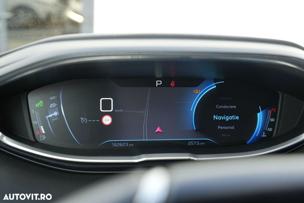 Peugeot 3008 1.6 BlueHDI S&S EAT6 GT-Line - 26
