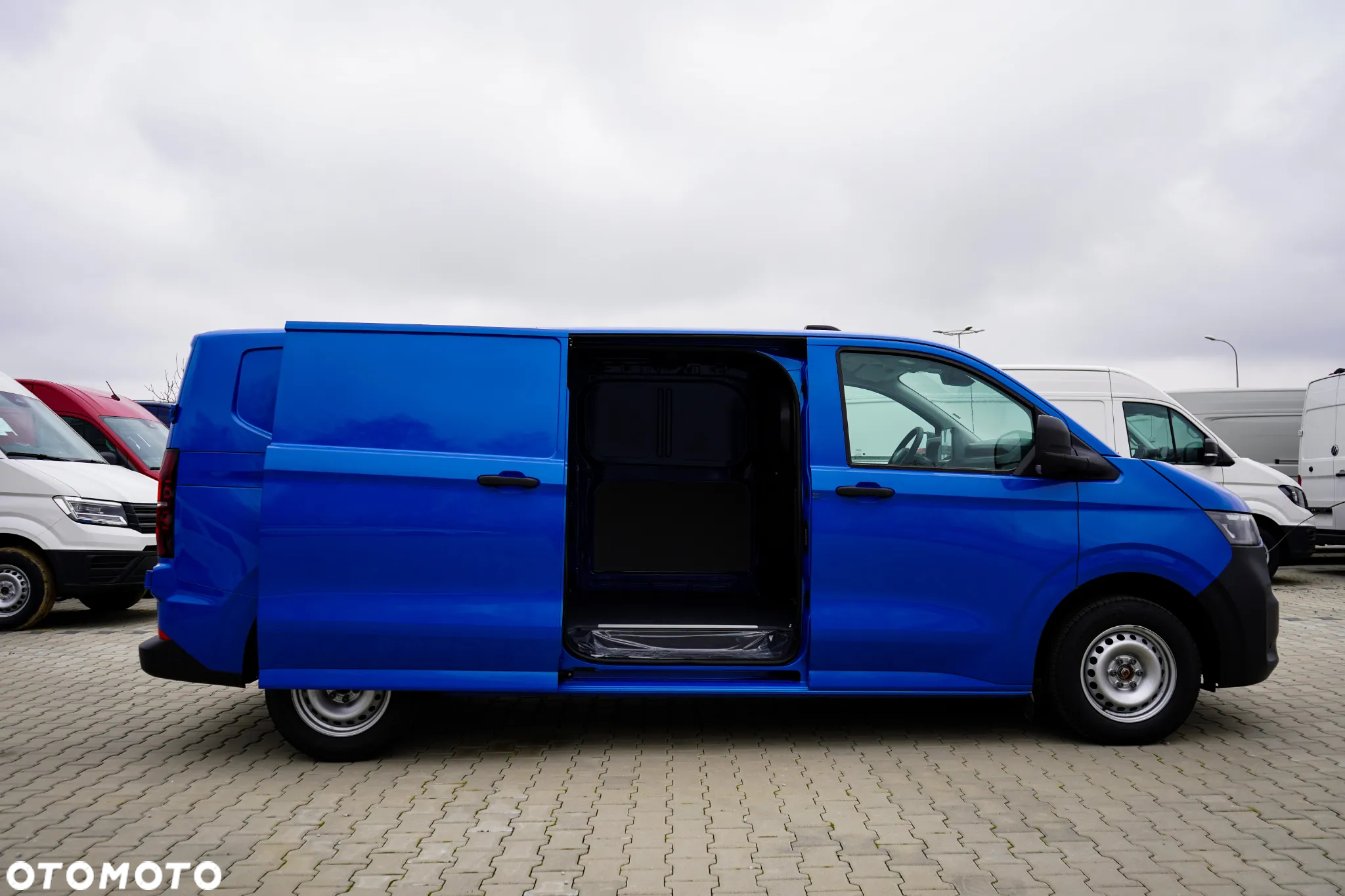 Volkswagen T7 Transporter - 9