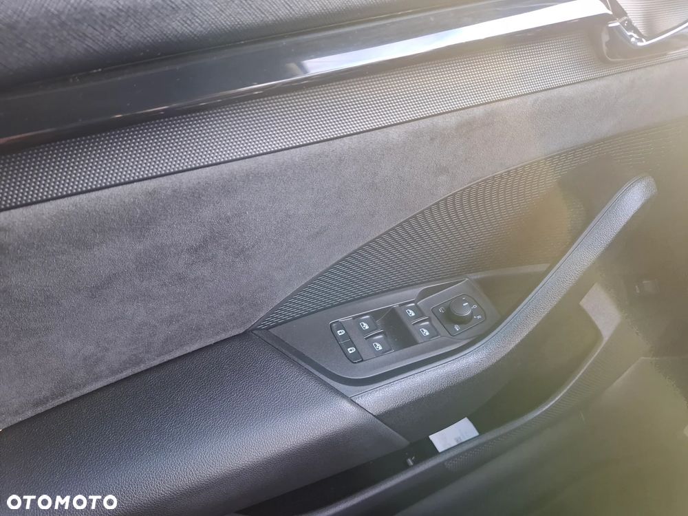 Skoda Octavia 2.0 TDI DSG RS - 19