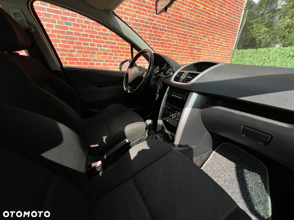 Peugeot 207 - 10