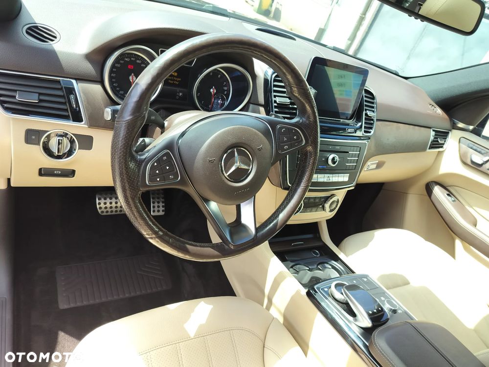 Mercedes-Benz GLE - 11