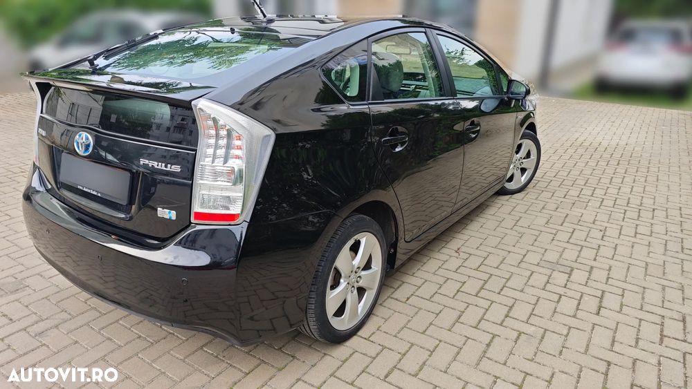 Toyota Prius - 3