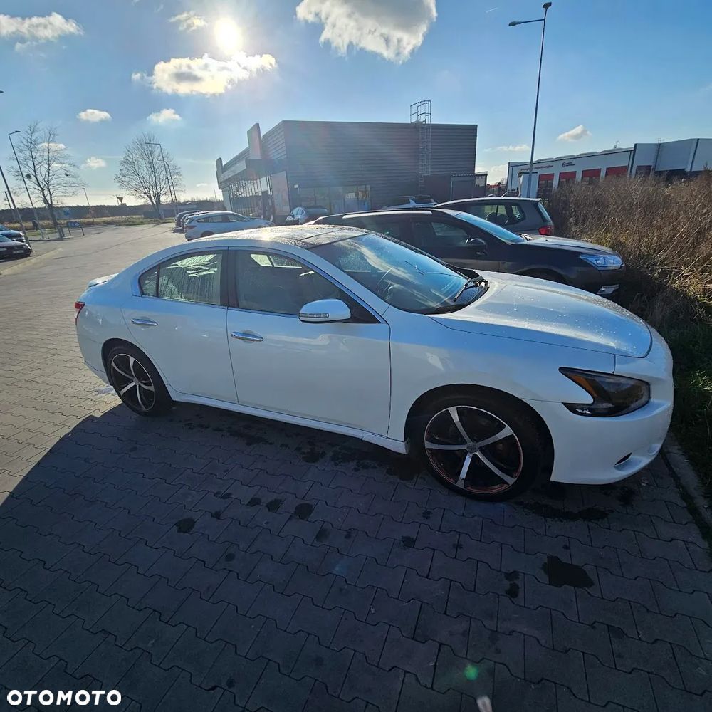Nissan Maxima 3.5 S - 5