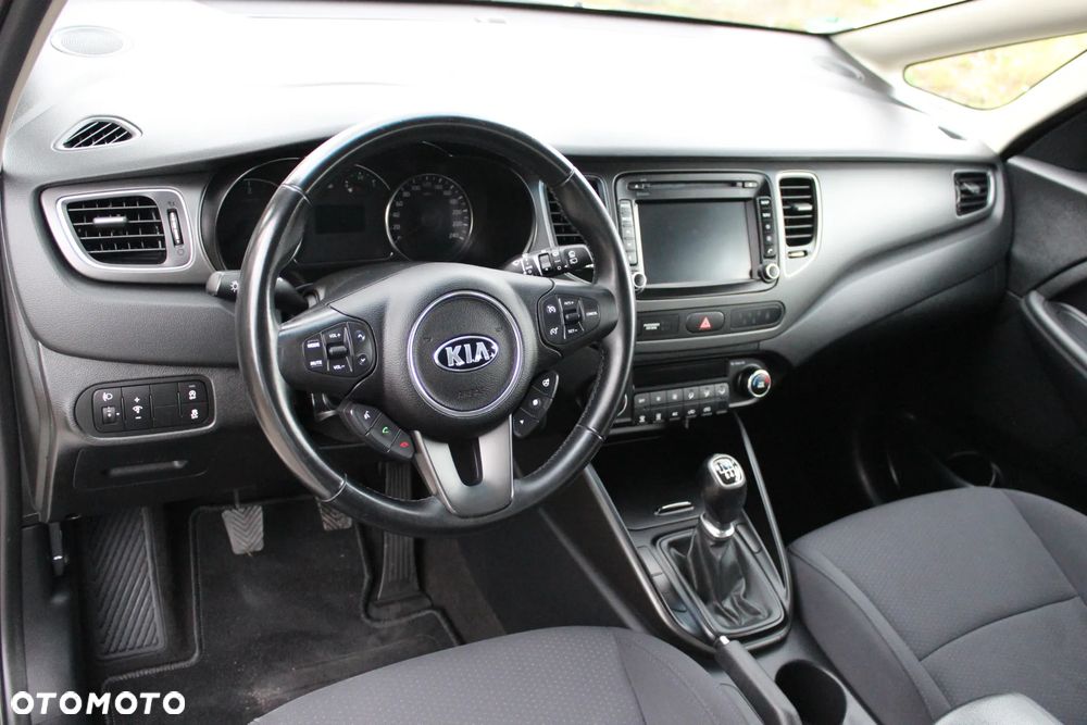 Kia Carens 1.7 CRDi 115 Dream Team Edition - 26