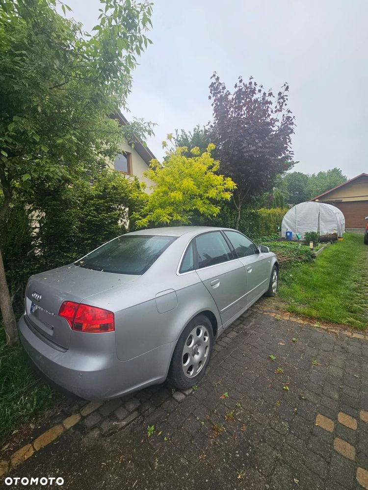 Audi A4 Limousine - 4