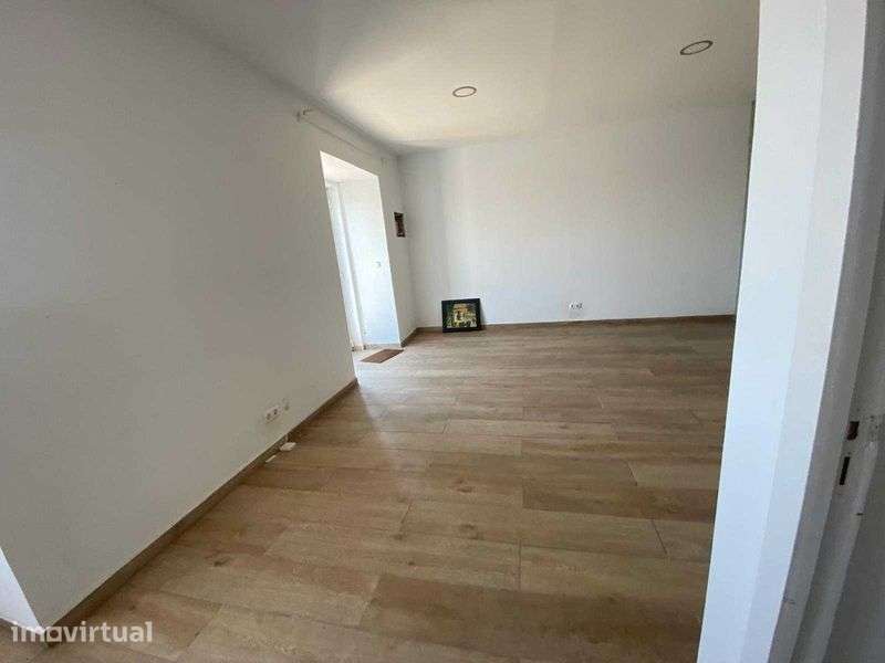 Espaço comercial no Dafundo - Grande imagem: 2/7