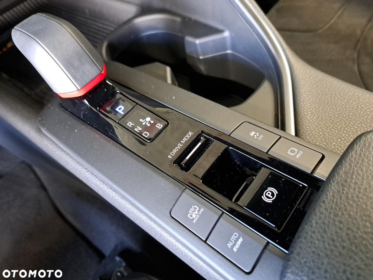 Toyota C-HR - 26