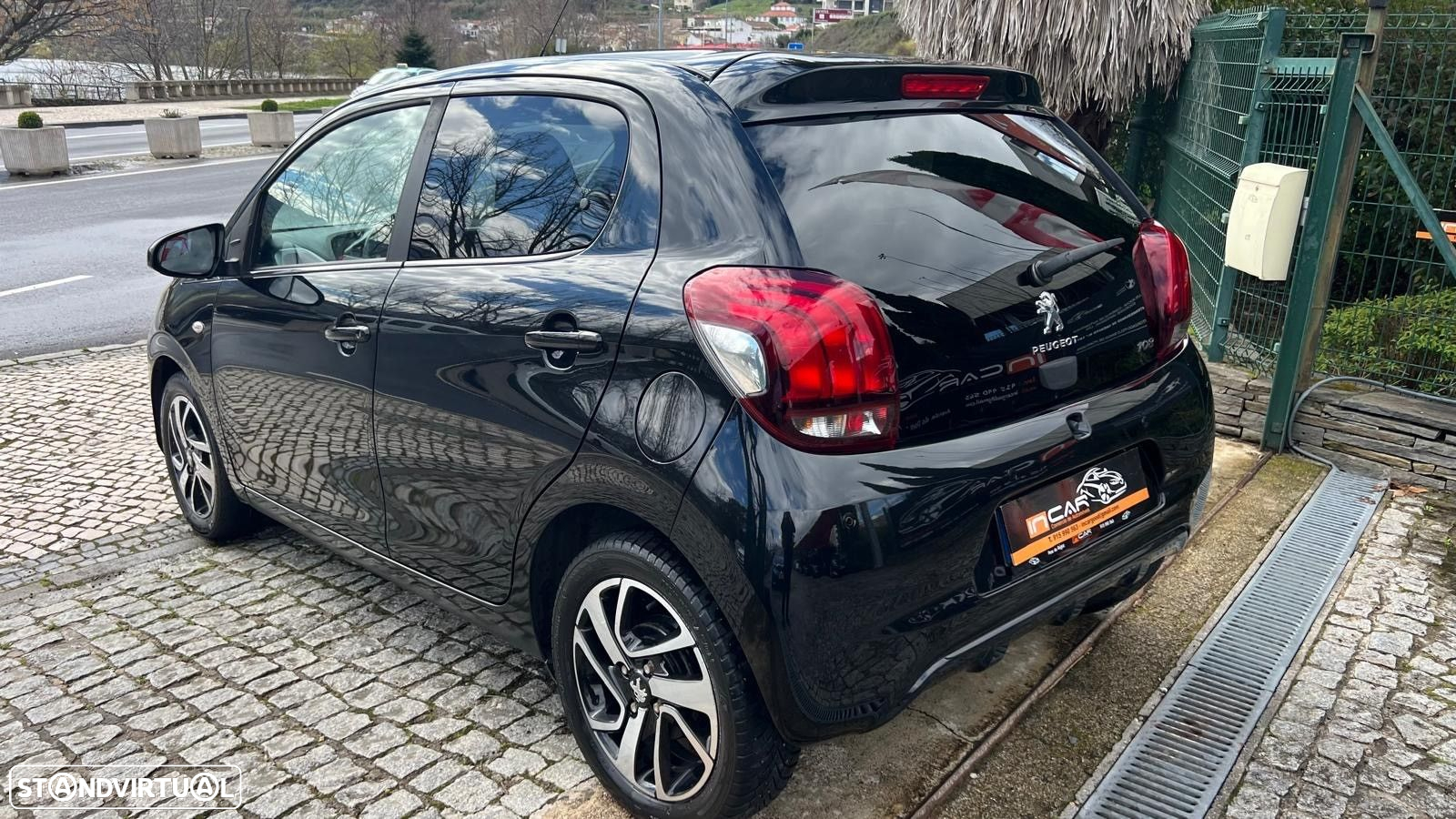 Peugeot 108 1.2 PureTech Allure - 2