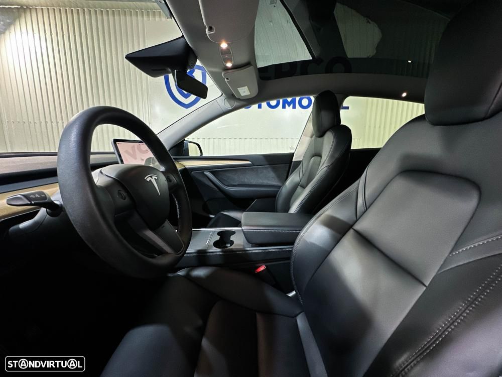 Tesla Model Y Long Range Dual Motor AWD - 9