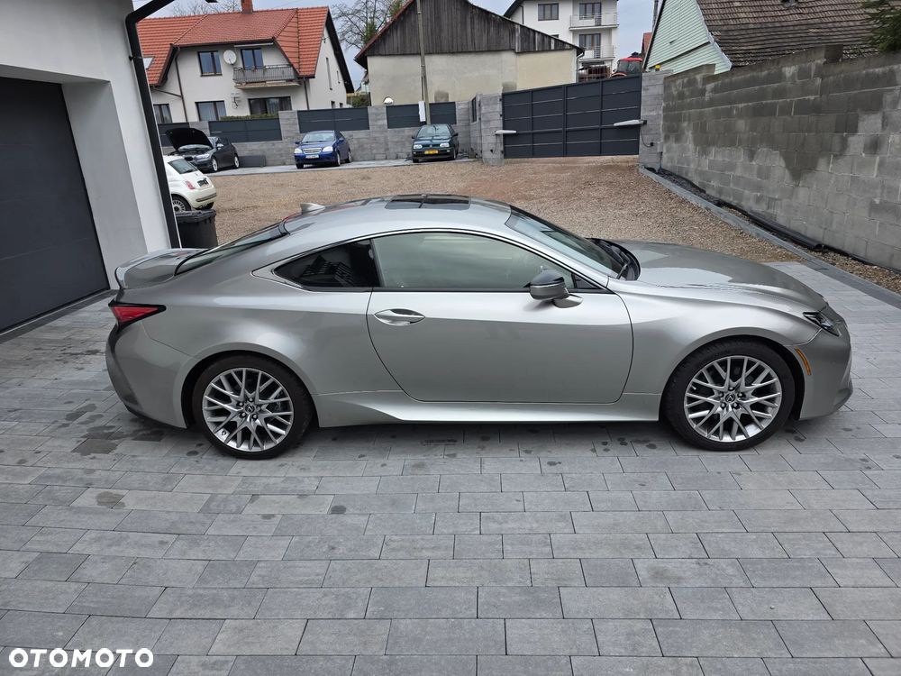 Lexus RC - 9