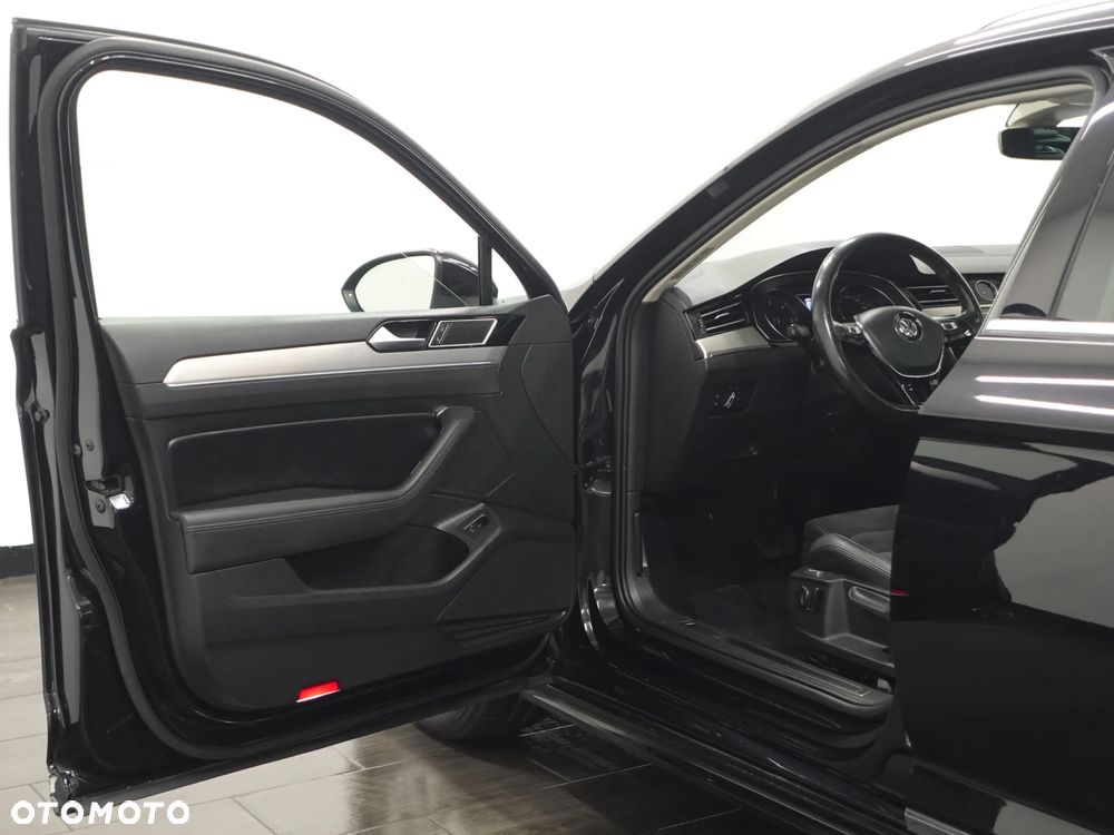 Volkswagen Passat 2.0 TDI SCR DSG Highline - 15