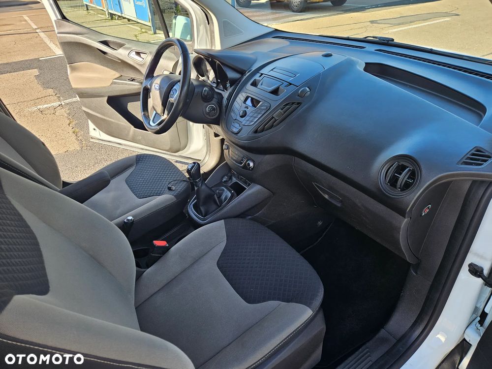 Ford Tourneo Courier 2016 photo 4