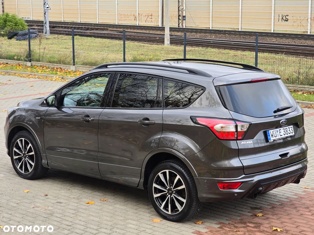 Ford Kuga 1.5 EcoBoost 2x4 ST-Line - 39