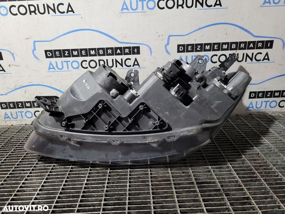 Far Dreapta SsangYong Korando III Facelift 2013 2013 - 2017 SUV 4 Usi (1284) Cu lupă - 3