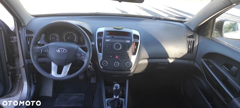 Kia Ceed 1.6 Comfort - 32