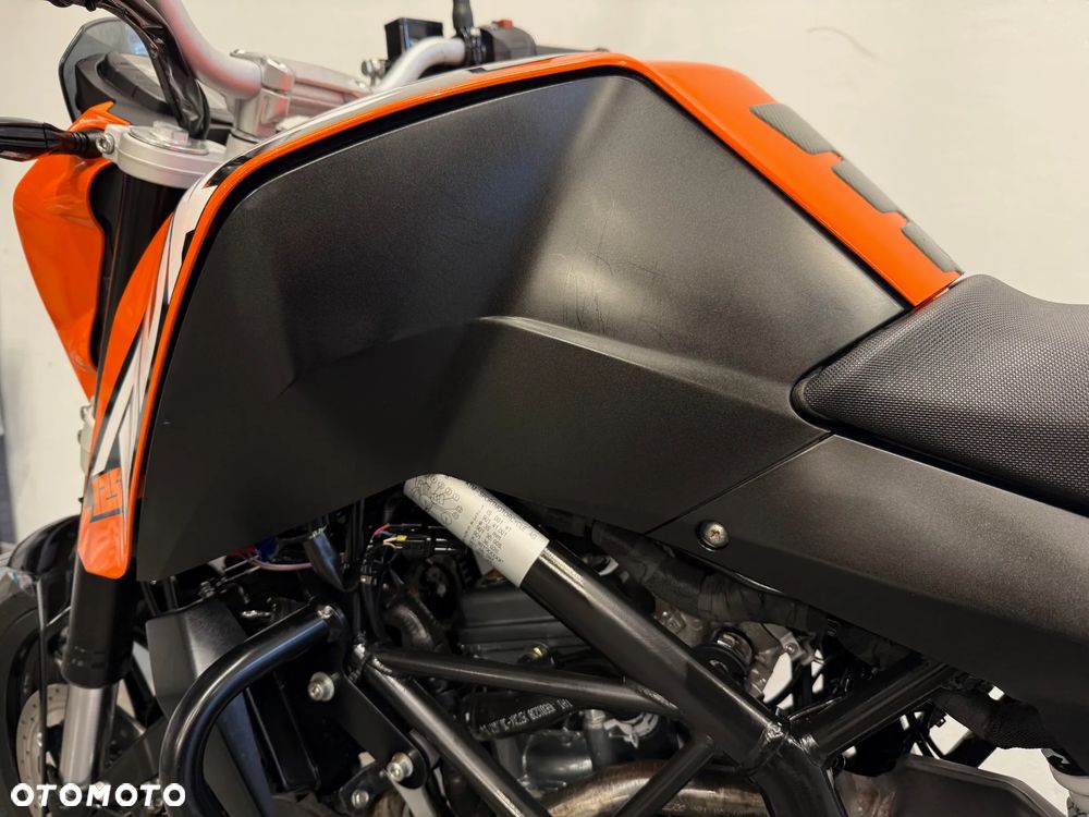 KTM Duke 125 - 21