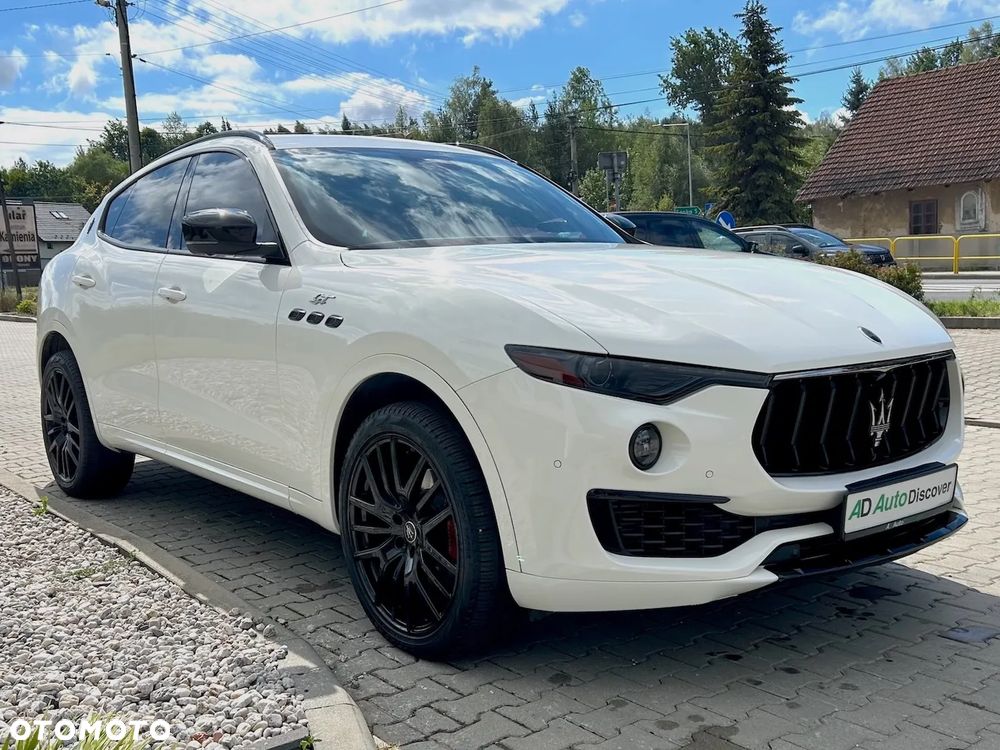 Maserati Levante Q4 - 3