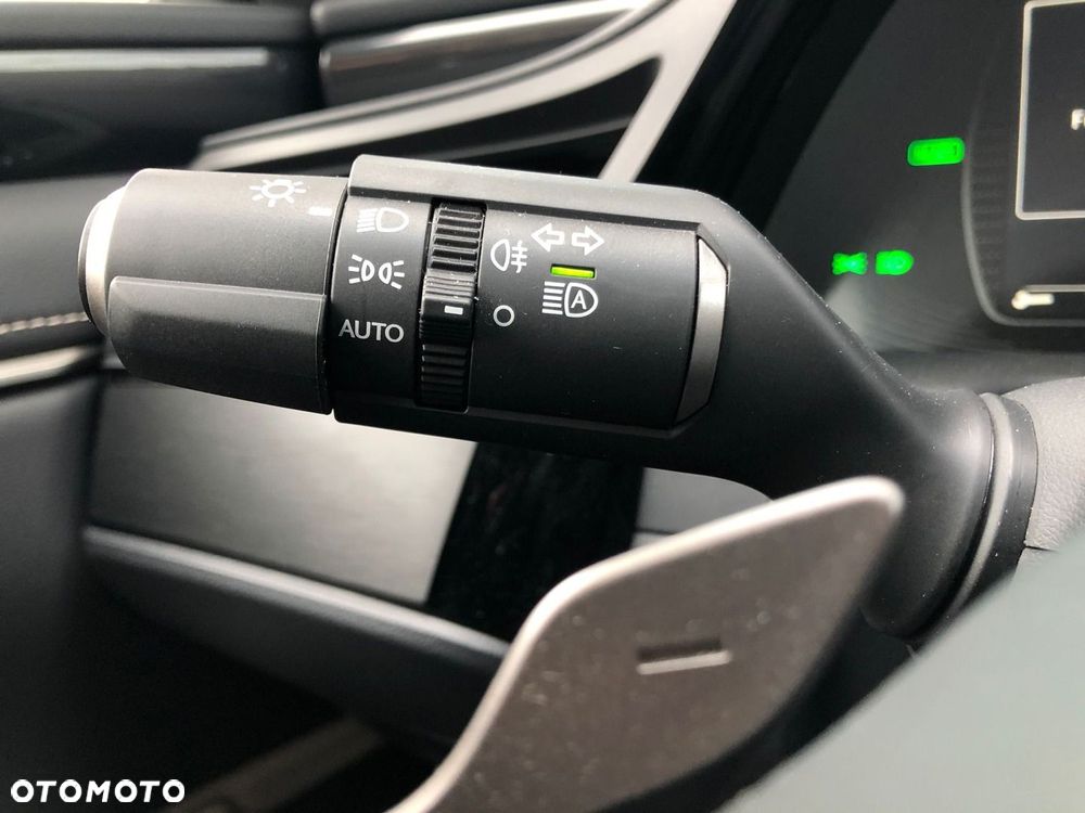 Lexus ES 300h F Sport Design - 27