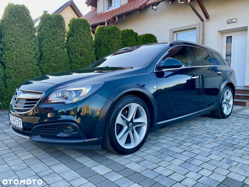 Opel Insignia 2.0 ECOTEC DI Turbo 4x4 Sports Tourer Business Edition - 1