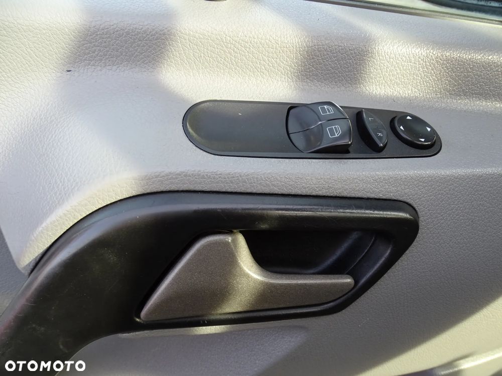 Mercedes-Benz SPRINTER - 23