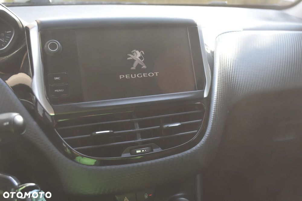 Peugeot 208 - 11