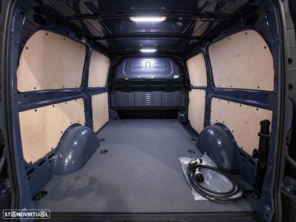Mercedes-Benz E-VITO Longo - 6