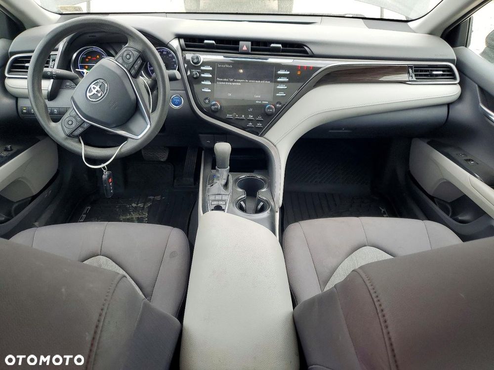 Toyota Camry - 9
