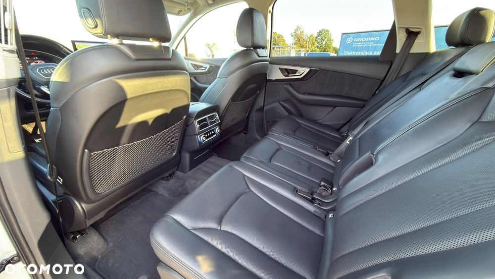 Audi Q7 - 12