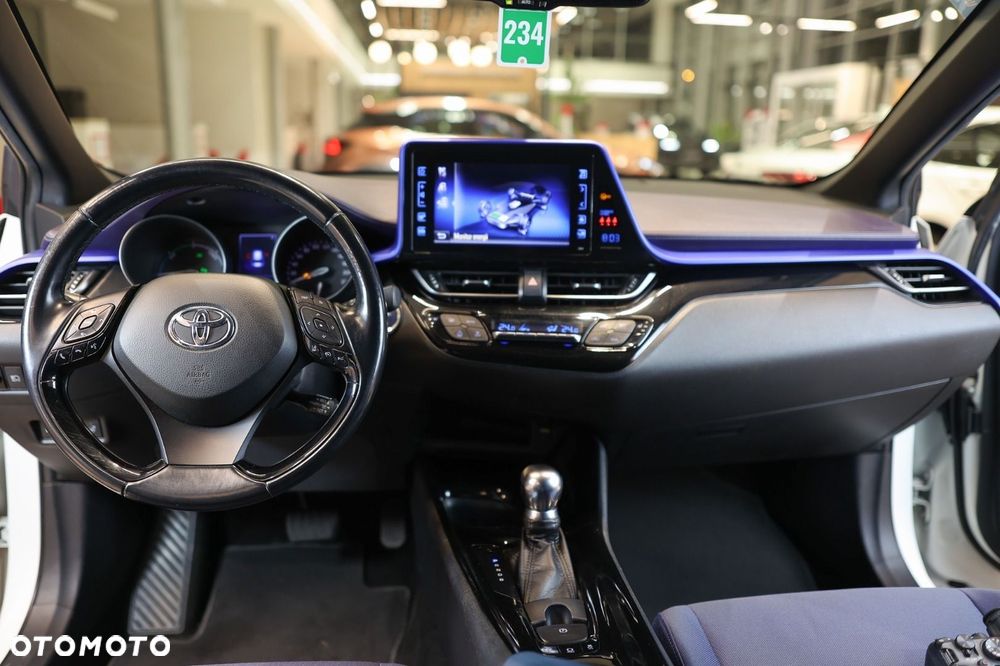 Toyota C-HR - 7