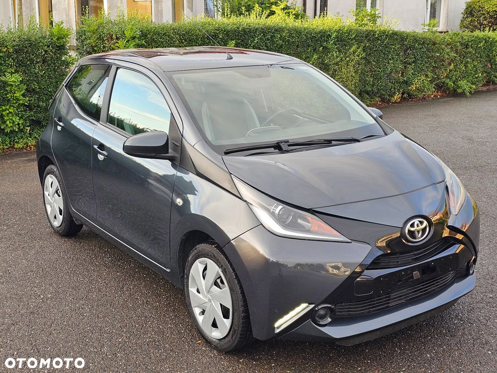 Toyota Aygo x mit x-business Paket - 16