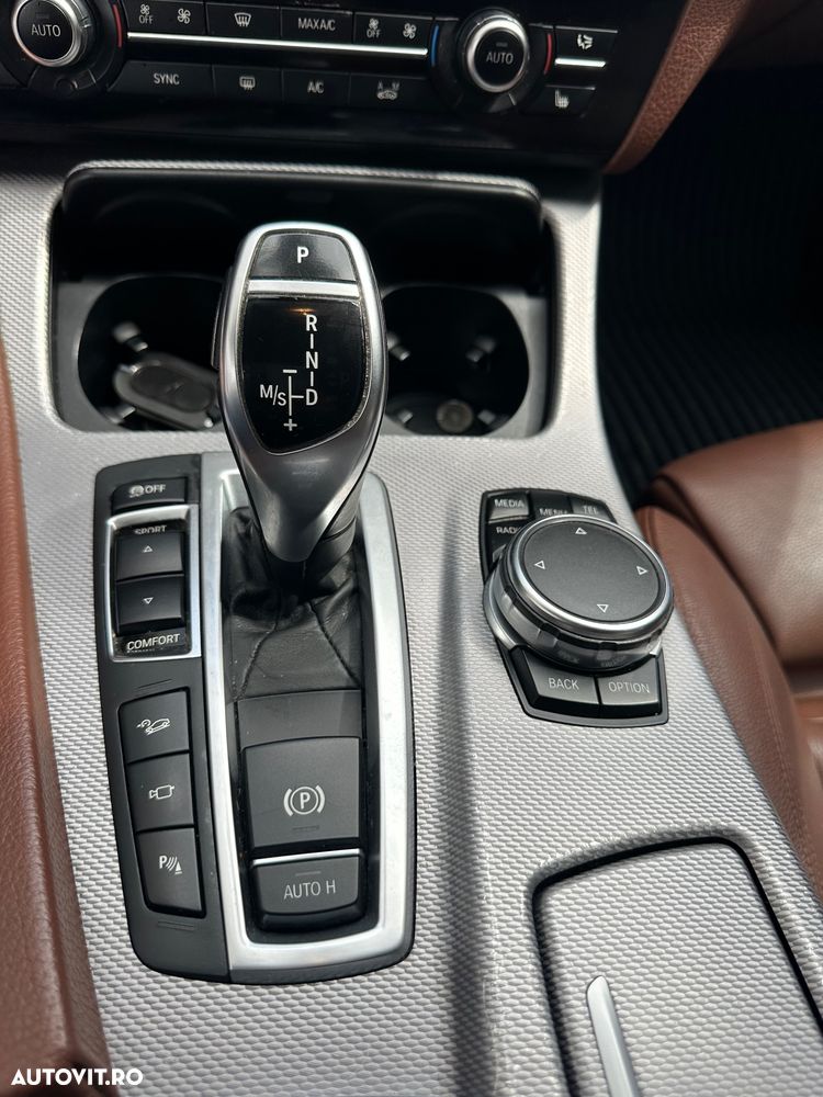 BMW Seria 5 530d xDrive - 12