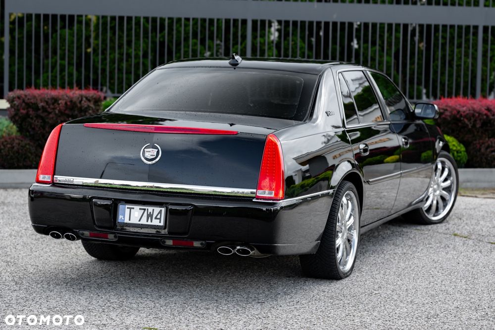 Cadillac DTS - 13