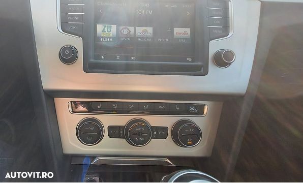 Volkswagen Passat 2.0 TDI (BlueMotion Technology) Comfortline - 12